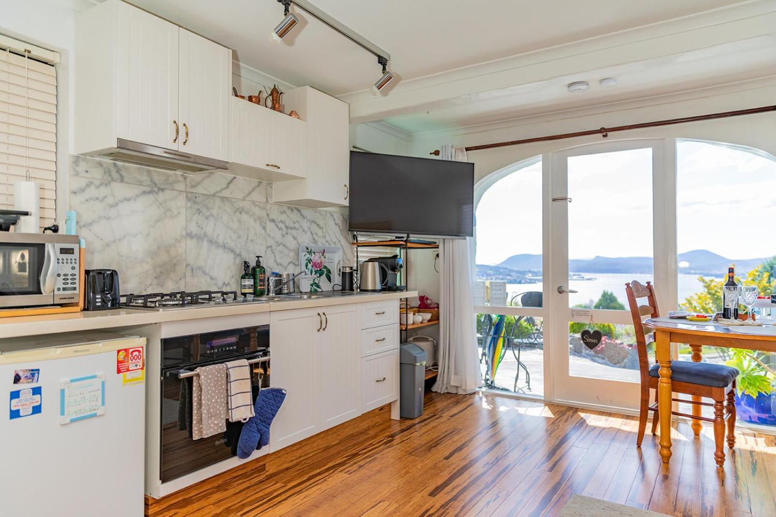 Million Dollar Views Apartment Hobart Bagian luar foto